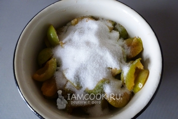 Засыпали сливы сахаром