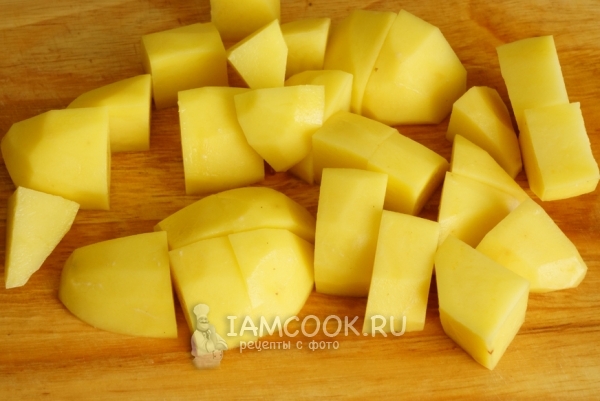 Нарезать картофель