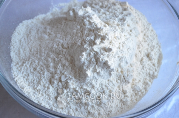 Всыпать муку