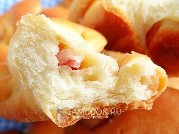 Кусочек хлеба с беконом