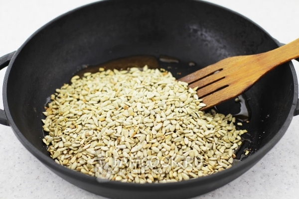 Семечки в карамели