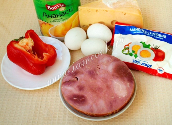 Ингредиенты для салата с сыром и чесноком