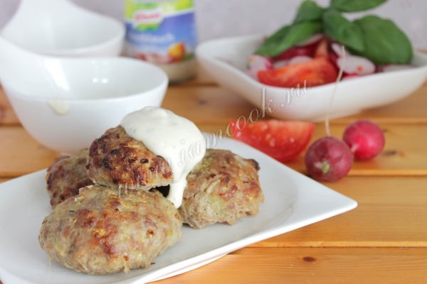 Мясные котлеты с кабачком