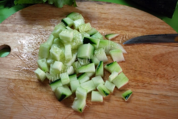 Огурцы порезанные