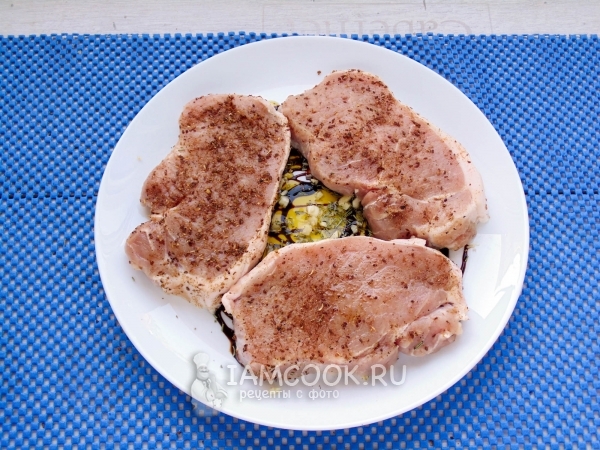 Положить мясо