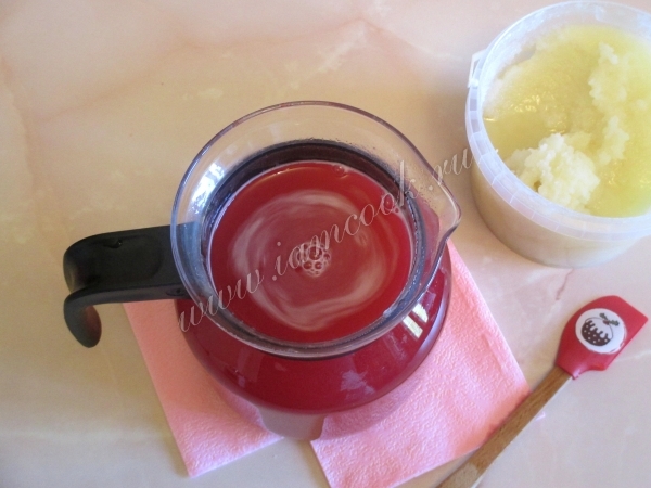 Процедить клюквенный отвар