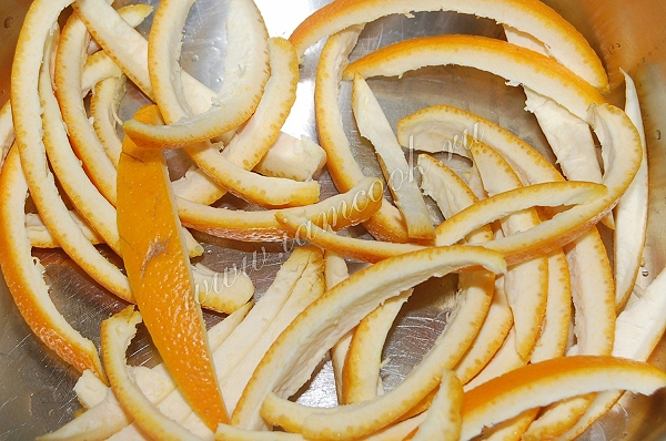 Залили водой