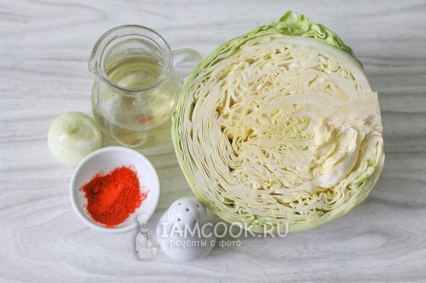 Ингредиенты для тушеной капусты с паприкой