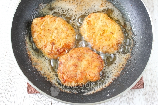Пожарить котлеты