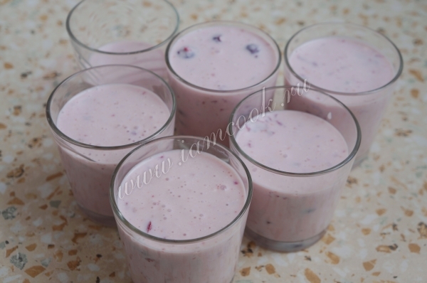 Творожное желе с вишней