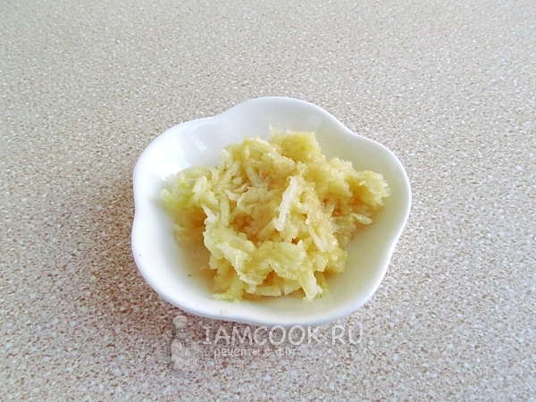 Потереть чеснок