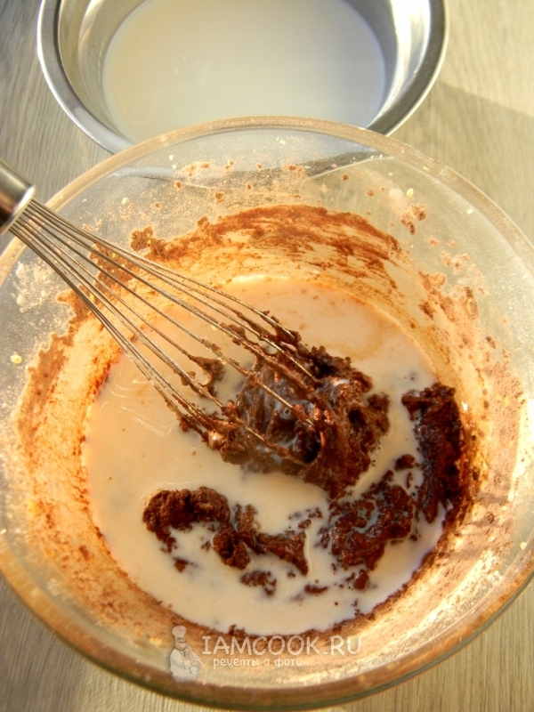 Влить молоко