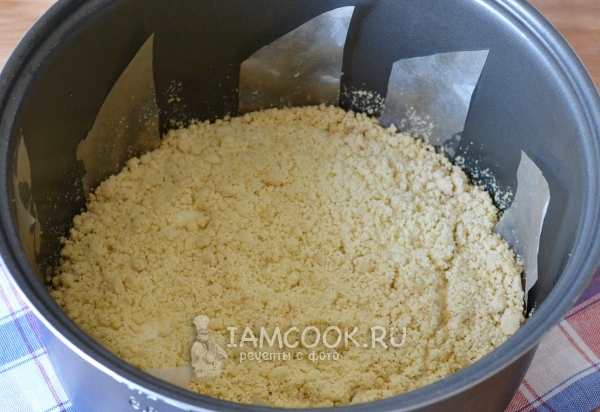 Посыпать оставшимся тестом