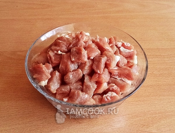 Порезать мясо на кусочки