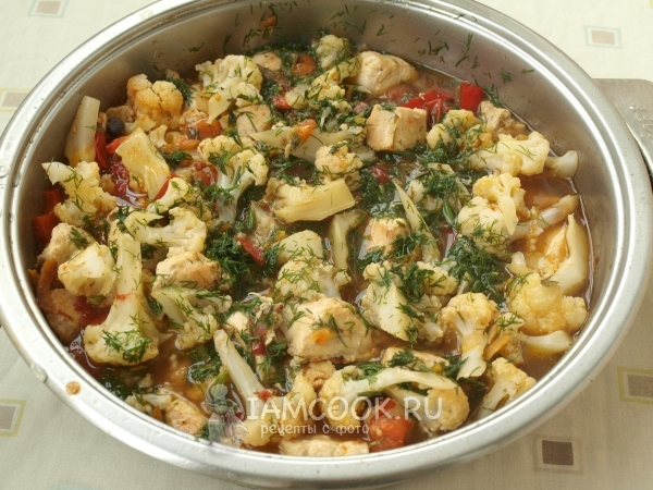 Добавить лавровый лист и укроп