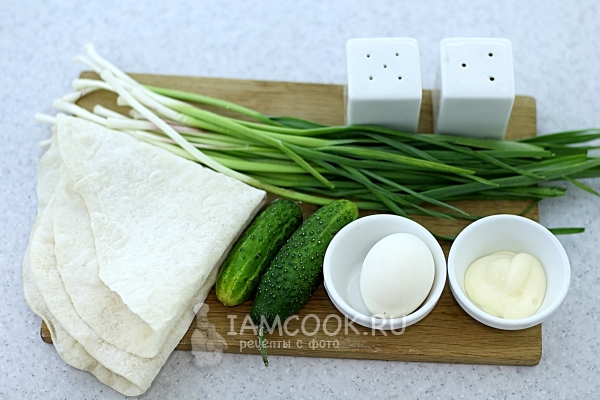 Ингредиенты для рулета из лаваша с зелёным чесноком
