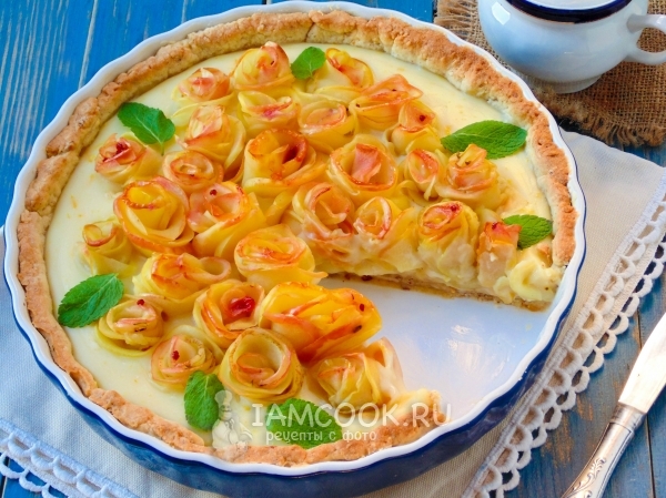 Рецепт открытого пирога с яблоками «Букет роз»