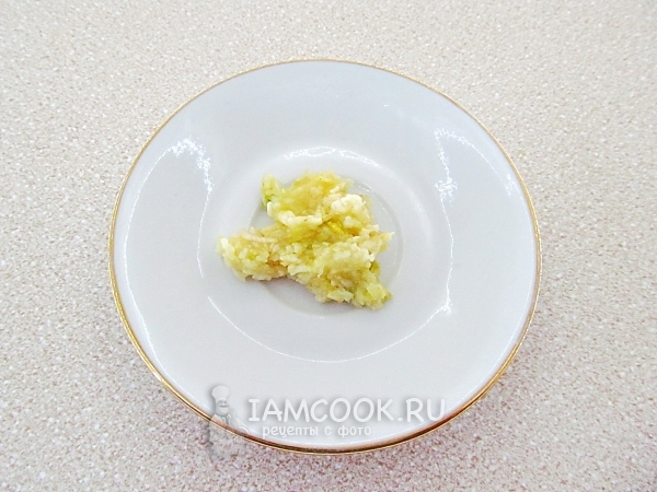 Измельчить чеснок