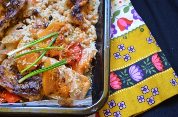 Курица запеченная с тыквой и рисом