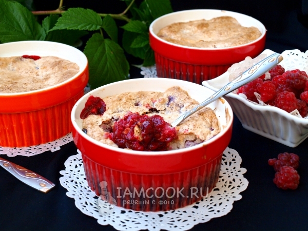 Фото малины под кокосовым покрывалом