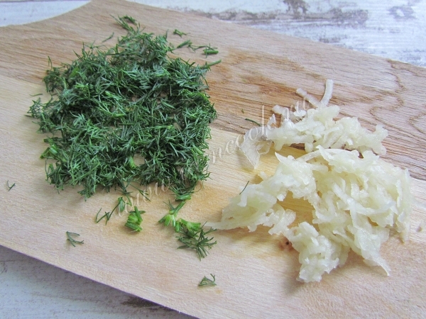 Чеснок и зелень для картофеля