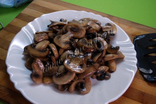 Грибы шампиньоны