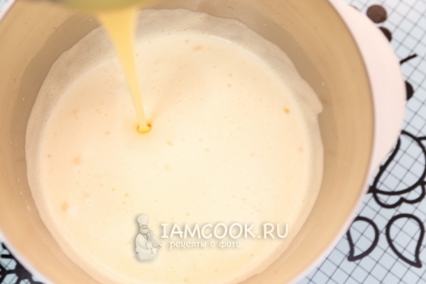 Влить сгущенку