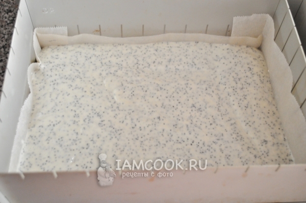 Перелить тесто в форму