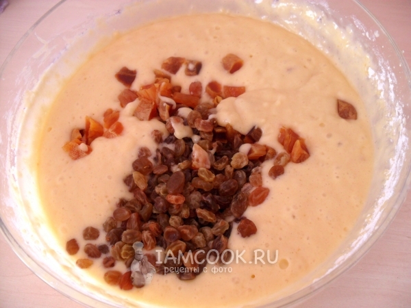 Всыпать муку и изюм