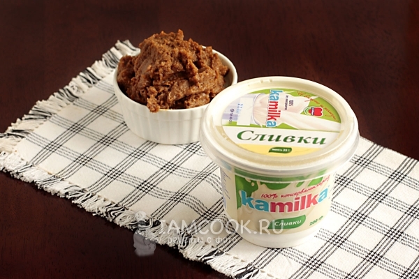 Подготовить сливки и сгущенку