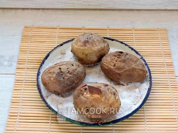 Запечь картофель