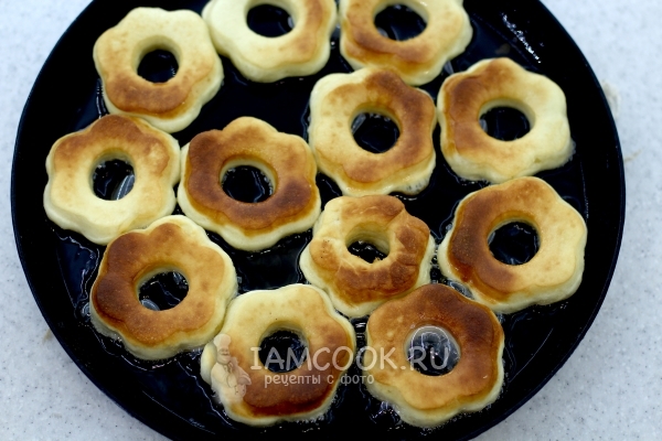 Пожарить пышки