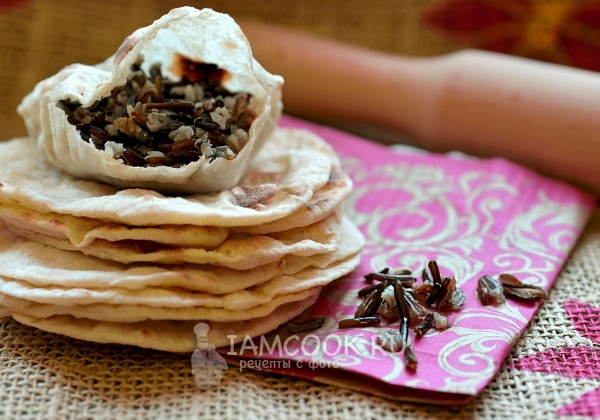 Лепёшки чапати с рисовой начинкой