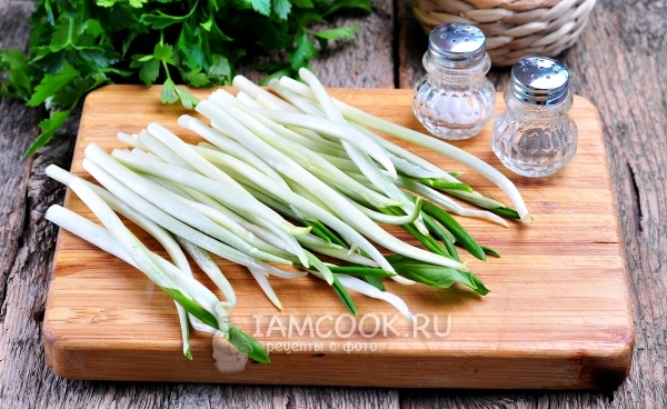 Помыть черемшу