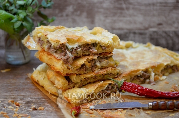 Рецепт слоеного пирога с фаршем