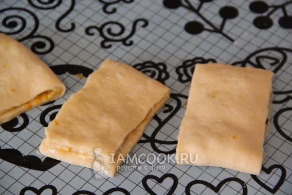 Сложить каждый кусочек пополам