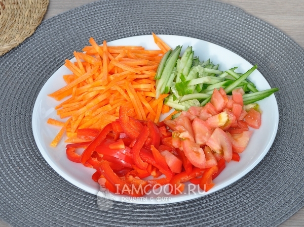 Нарезать овощи