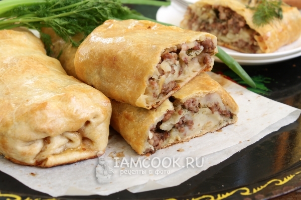 Рецепт штруделя с мясом и картошкой