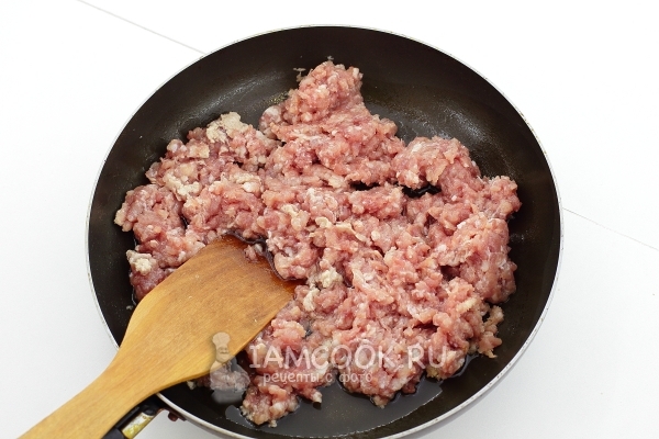 Обжарить фарш