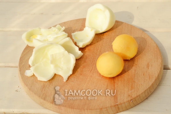 Отделить белок от желтка