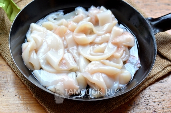 Кальмары на сковороде