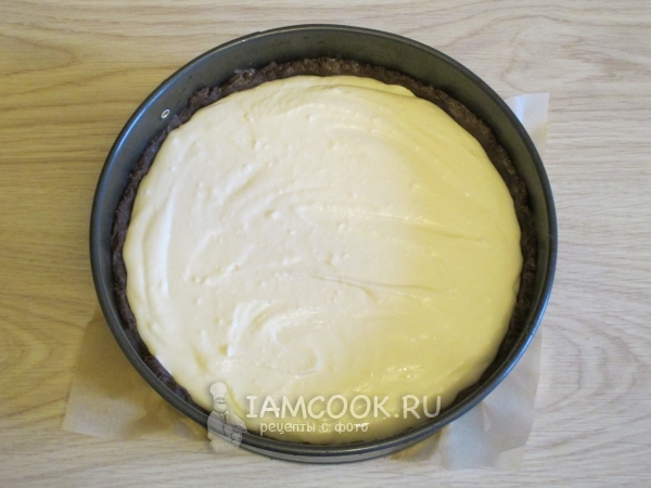 Выложить начинку на тесто