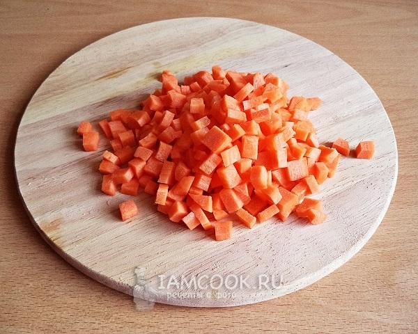 Нарезать морковь