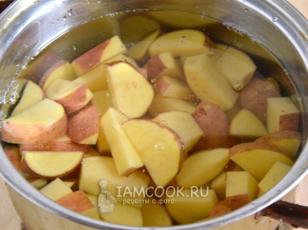 Сварить картофель