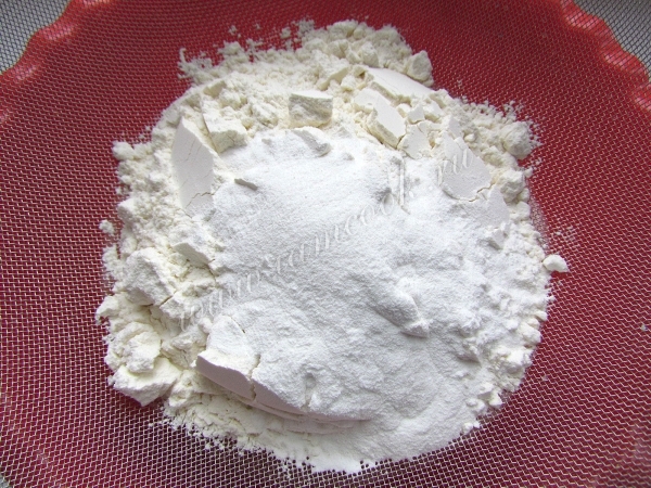 Добавить муку