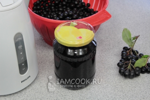 Залить ягоды кипятком