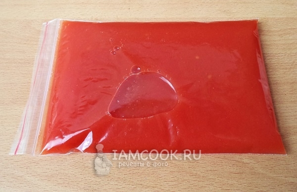 Томатный сок в пакете