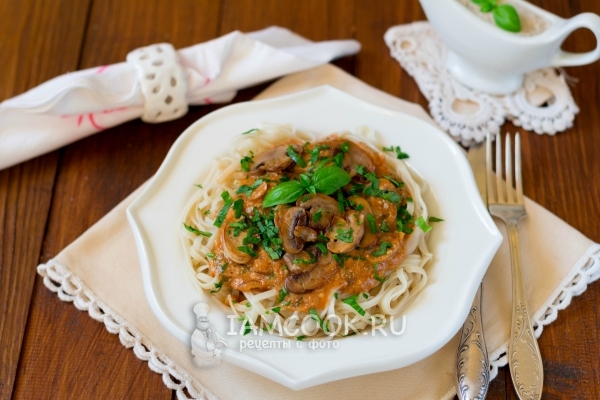 Фото вегетарианского «бефстроганова» с грибами