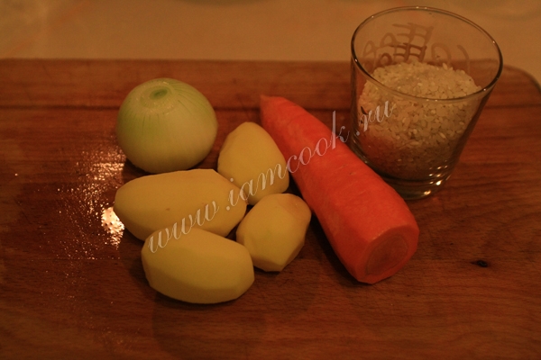 лук, морковь, картофель и рис - фото