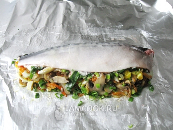 Сложить рыбу пополам